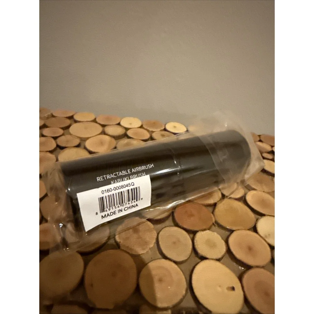 Laura Geller Retractable Airbrush Kabuki Foundation Brush New‎